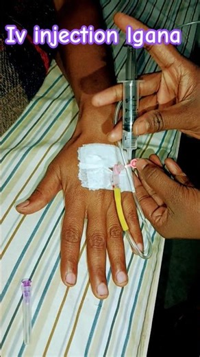 iv injection lgana shikhe easy technique me #mbbs #nursing #nurse #hospital #gnm #viral #video #neet