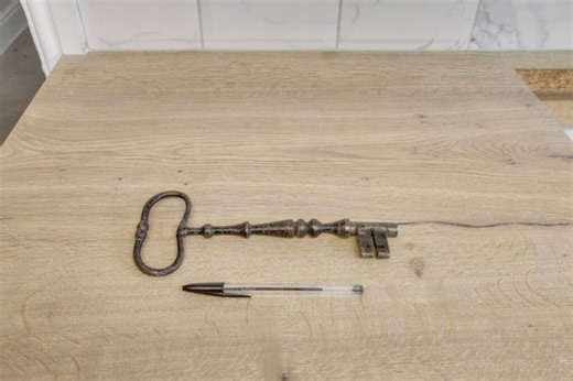 Mystery shrouds giant key spotted in online photo