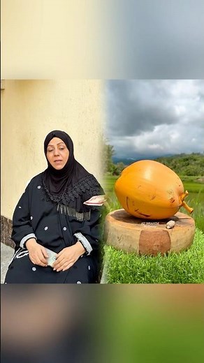 أكسب رزقي من بيع المياه، وتقوم أمي بجميع أعمالي.