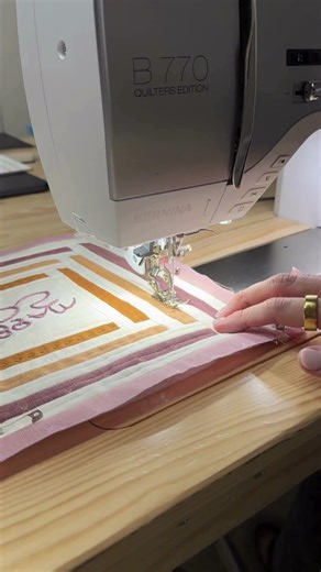 She turned a child’s handwriting into a quilt 🥹