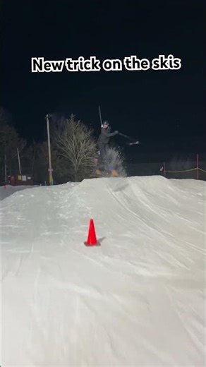 New trick on the skis #skiing #iowa #winter #tricks #park #parkskiing #shredding #steezy #snow #jump