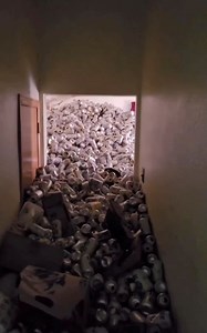 Touring Richard Rawling's House (Gas Monkey Garage) j/k 😂😎😉🍻 | HotRodHarrys.com