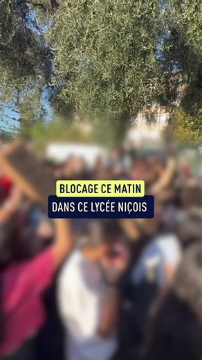 Suite à l'appel de plusieurs lycées de la région à bloquer, le Lycée Estienne d’Orves s'est mobilisé ce matin. D'autres, comme le Lycée Impérial, appellent à la mobilisation demain, comme la fonction publique.