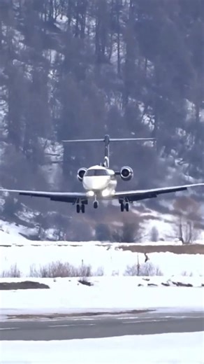 AEROMUGS.com | Aircraft Mug Superstore on Instagram: "Pilatus PC-24 landing on snowy runway #pilatus #PC24 #privatejets #pilots #aircraft"
