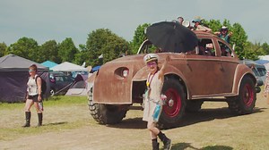 This year's campground Plazas are BIGGER THAN EVER! We've added more shows🎶, activities🧘‍♀️, and adventures🌈 all across the campgrounds. Explore the schedule, and be sure to click "next page" to see the plazas here: https://on.bonnaroo.com/trk/mpui (📽️Loch & Key Productions 🎵Kacey Musgraves) | Bonnaroo Music and Arts Festival