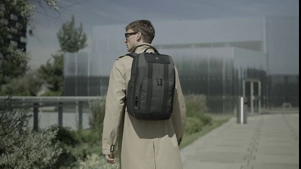 Victorinox Architecture Urban2 Deluxe Backpack - Professional Business Backpack to Carry Laptop & Tablet - Perfect Travel Bag - 23 Liters, Gray