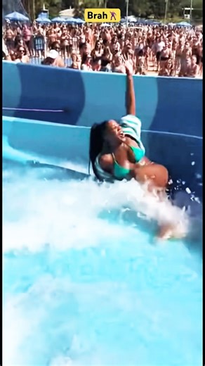 She went it with the towel and everything 😱 #pool #beach #trending