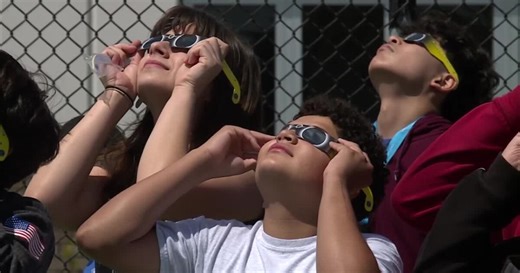 'Pretty awesome:' Eclipse provides real-life lesson for Palm Beach County science students