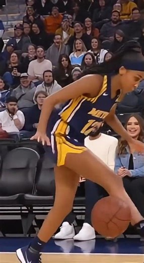 “funny stadium moment 😂🔥 |sports comedy clip Stadium Comedy Moment” #funnyshorts #코믹영상#viralshorts