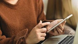 Cette fonction du téléphone qui nous rend accro sans même nous en rendre compte