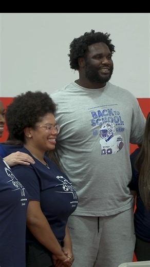 Last week, DJ Reader hosted a back to school event, with dental screenings and a school supply giveaway. | Detroit Lions
