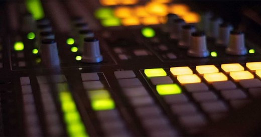 Téléchargez et exécutez Boîte à Rythmes - Pad batterie sur PC et Mac (émulateur)