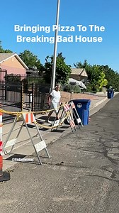 422K views · 3.6K reactions | Bringing pizza to the Breaking Bad house #walterwhite #breakingbad | Daniel Mac | Facebook