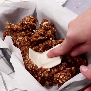 12K views · 14 shares | Get your pumpkin fix with these nutrient-dense Pumpkin Spice Energy Bars....soooooooo good! For a smaller snack, roll them into energy balls. My whole family loves these. The printable recipe is here: https://happyhealthymama.com/no-bake-pumpkin-spice-energy-bars.html | Happy Healthy Mama | Facebook