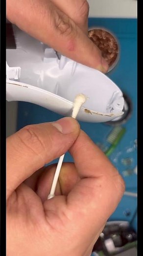 PS5 Controller Dirt Be Gone!