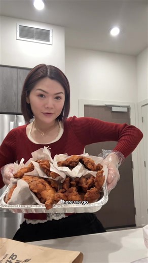 hosted our first friendsmas as Mr. and Mrs. 🤶🏻❤️🎅🏻 | christmas games