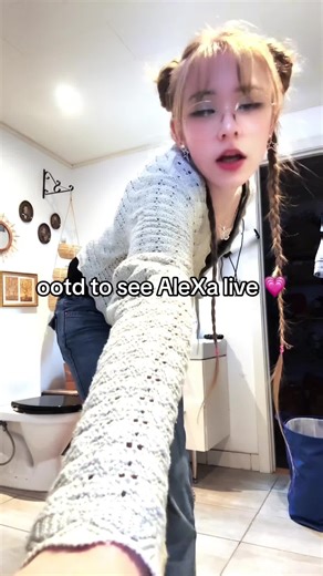 AleXa's Melodifestivalen Experience: Dance Learned in 3 Minutes!