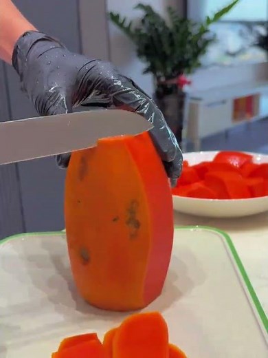 How to Cut Papaya Perfectly - Easy & Delicious