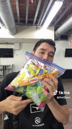 What’s in My Volleyball Bag? Essential Gear for Players