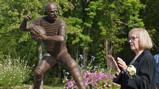 Scenes from 'long overdue' Thurman Munson statue unveiling at Kent State baseball field