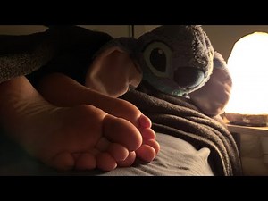 ASMR FOOT MASSAGE & GUM CHEWING 🦶🏻💆🏻‍♀️🫧 EP.1