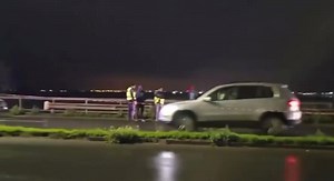 🇧🇬 6 illegal migrants have been killed and 3 wounded after Bulgarian police placed spike strips in front of the car they were travelling in, causing it to flip into a lake. The police chase took place near the coastal city of Burgas. A total of ten people were in the car that was being pursued, including nine migrants who had entered the EU illegally. Border police began following the car on the road running from the EU’s border with Turkey, which passes a few dozen kilometres south of Burgas.