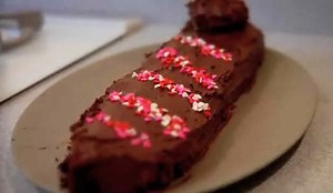 How to Bake a Father's Day Tie Cake