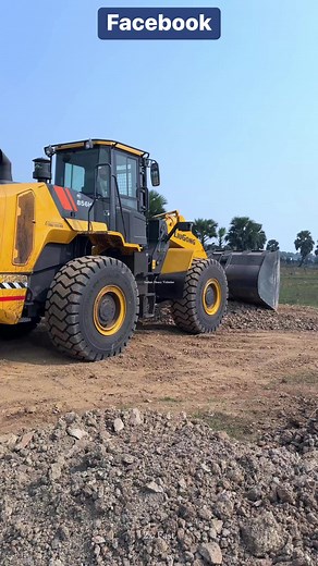 305 | A brand new wheel loader is leveling the place with its big bucket | Video - 02 #loader | Indian Heavy Vehicles