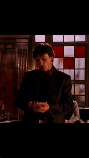 Tom Welling Clark Kent Summer Look