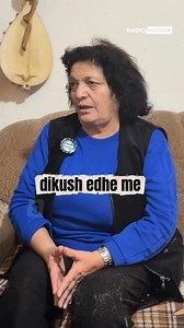 Xhubleta e vdekjes, ritual, nderim dhe kujtesë Përveç tri llojeve të xhubletave që gratë e Veriut i mbanin gjatë jetës, ekzistonte edhe një tjetër, e punuar veçmas dhe e ruajtur me solemnitet: xhubleta e vdekjes. Dijebërësja File Kola rrëfen se kjo xhubletë përgatitej që në martesë dhe nuk vishej kurrë gjatë jetës. Ajo ruhej vetëm për ditën e fundit, si shenjë nderimi dhe respekti ndaj traditës. E qëndisur me motive simbolike, por më e thjeshtë se xhubleta e nusërisë, ajo mbante gjithë domethëni