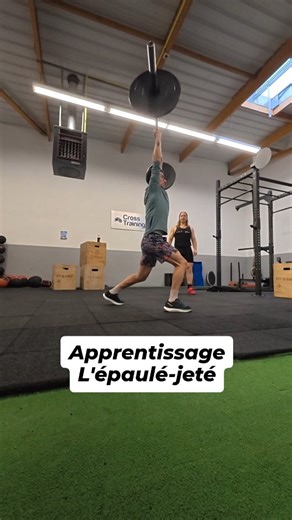 LASTRIVE ⚡ Damien Lamarre on Instagram: "Deuxième séance d’haltérophilie avec Stéphane 👉@scarabeecoaching Après l’arracher la première fois, place aujourd’hui à l’épaulé-jeté. Plus d’1h à apprendre, décortiquer, comprendre le mouvement. Des détails, des placements, des corrections en permanence. 👉 Oui, c’est très loin d’être parfait. 👉 Mais en 1h de travail, je suis vraiment satisfait de cette première approche. Tout ça s’inscrit dans le cadre de mon BPJEPS. Apprendre, pratiquer, sortir de sa