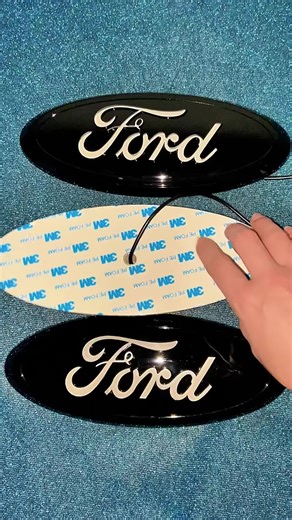 Stunning Night Views of Flowing LED Logo on Trucks