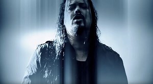 Video Premiere: EVERGREY's 'Distance'