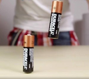 1M views · 23K shares | This is how you find out whether a battery is full or empty with just one look. Wonders of technology! | Cleverly | Facebook