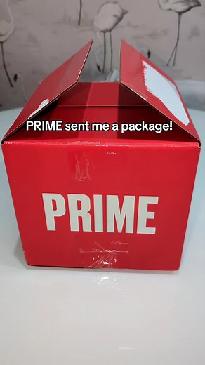 Unboxing PRIME Fried Chicken Hydration Drink | Logan Paul & KSI