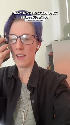 Let’s talk about expanding your consciousness🌙 I break down what it actually means, how to notice the signs that it’s happening, & how to keep expanding even further in my second podcast episode that just dropped, the link’s in my @stanforcreators ; where I do a deep dive into & talk all things expanding your consciousness🎙️💫 So what does expanding your consciousness mean? It’s when you start to feel, see, and live life from a connected to your higherself, tapped in & more aware perspective. 