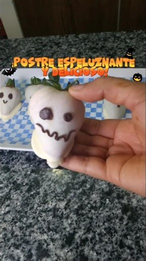 Postre de Halloween 🎃✨ Fresas fantasma cubiertas de chocolate blanco