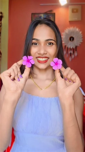 Sonali on Instagram: "Flower tiara 😱 flower crown 😳 . . . #festival #creativity #ideas #explorepage #flowers #viralvideo #wedding #hack #trending #diy"