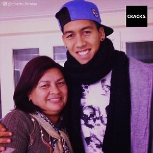 634K views · 2.3K shares | Su madre no le dejaba salir a jugar a la calle por el peligro que podía correr su hijo. Él decidió tomar el riesgo y seguir los pasos de los grandes ídolos brasileños al viejo continente, dejando a lo más importante en su país natal. Hoy "Bobby" es una de las figuras del Liverpool de Jürguen Klopp. | Cracks | Facebook