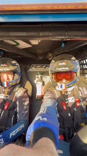 How is the first day of 2026 going? Pretty well! We tested Stilo’s wireless technology and Martin is loud and clear in my ears 😎 We also installed our SP Connect system, which will support us all the way through the rally. It was our last day of testing — now it’s time for all the technical and administrative checks before the big start! ✊ ⸻ 🇫🇷 Comment se passe ce premier jour de 2026 ? Plutôt très bien ! On a testé la technologie sans fil de Stilo, et Martin est loud and clear dans mes oreil