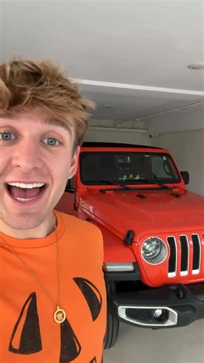 I couldn’t wait for Christmas🎃🤝 #jeep #halloween | Carter Kench
