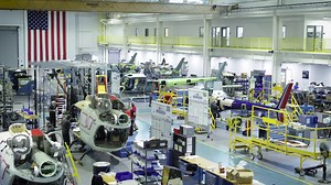 Airbus Helicopters, Inc. announces new leadership at its Columbus, Mississippi facilities. Mike Spears is retiring after 8 years leading the team of 250 employees – 40% of whom are U.S. veterans – in Mississippi, where he oversaw more than half of the 463 on-time UH-72A Lakota deliveries to the U.S. Army and secured this facility as the production and completion center of excellence for Airbus Helicopters in the North American region. He is succeeded by Johannes Dienemann, who will now become Vi