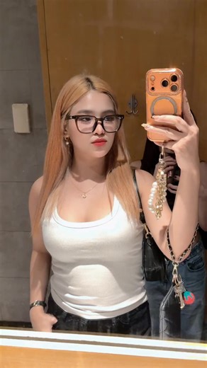 madam.baby (@pau_delacruz)’s videos with original sound - madam.baby