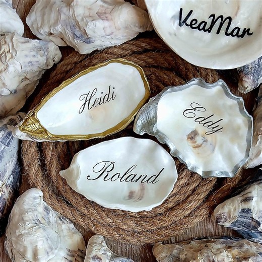 Personalized Small Oyster Shells With Calligraphy Names –unique, Custom Wedding, Home Decor, Gift, Place Cards, Gold or Silver Metallic Edge - Etsy