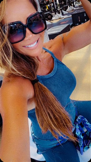 KIANA TOM 💪🏼🌴 FITNESS EXPERT | 💫 Sunday photo dump — Flex Appeal meets family style! 💫 Throwing it way back to a classic workout snap from my @kianas_flex_appeal... | Instagram