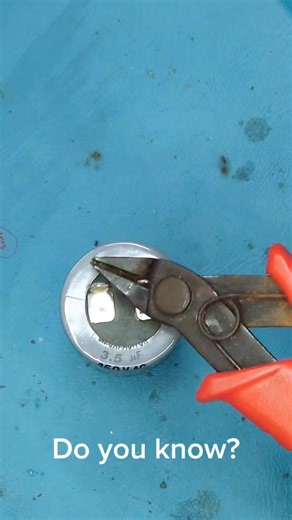 7.8K views · 34 reactions | What is inside a capacitor. Electronic Projects #inside #reels #viral #capacitor @highlight Electronic Project And Circuits Electronics Hub Elektra México ELECTRONICS HOBBY CIRCUITS IN FACEBOOK Electronic For All Electrical Engineering DK.Electrical & Electronics World Electric Daisy Carnival - EDC Mexico | Electronic circuit project | Facebook