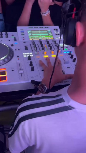 51K views · 1.7K reactions | @carlos Álvarez en vortex  | Vortex Caracas | Facebook