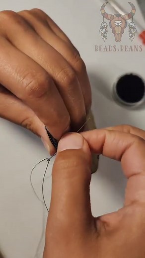 ☆ HOW TO DO PEYOTE STITCH EDGEWORK Part 2 ☆ ⠀⠀⠀⠀⠀⠀⠀⠀⠀⠀⠀⠀ 𝑰 𝒂𝒍𝒘𝒂𝒚𝒔 𝒂𝒑𝒑𝒓𝒆𝒄𝒊𝒂𝒕𝒆 𝒂 𝒍𝒊𝒌𝒆, 𝒔𝒉𝒂𝒓𝒆, 𝒇𝒐𝒍𝒍𝒐𝒘, 𝒐𝒓 𝒔𝒂𝒗𝒆 ♡ ⠀⠀⠀⠀⠀⠀⠀⠀⠀⠀⠀⠀ ✨️COMMISSIONS ARE BACK OPEN✨️ ⠀⠀⠀⠀⠀⠀⠀⠀⠀⠀⠀⠀ ⠀⠀⠀⠀⠀⠀⠀⠀⠀⠀⠀⠀ 𝗣𝗟𝗘𝗔𝗦𝗘 𝗥𝗘𝗔𝗗 (if you haven't before as this is added to all my posts 😁): •Please don't expect free information at all times - I have tutorials with ALL the information on what tools I use in those, they are in my reels section (and highlights) and are going to get your qu