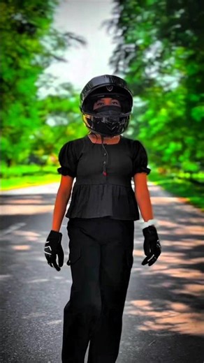 Queen of my bike back seat 🪑