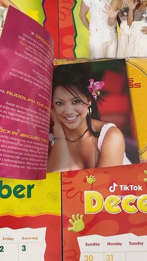 Hi-5 Christmas collection! ⭐️⭐️⭐️ 🎄 It's a Hi-5 Christmas CD (2001) 🎅🏼 Jingle Jangle Jingle CD (2004) 🎄 Santa Claus is Coming CD Single (1999) 🎅🏼 It's a Hi-5 Christmas VHS and DVD (2003) Plus beautiful photos from the December pages of the Hi-5 calendars with